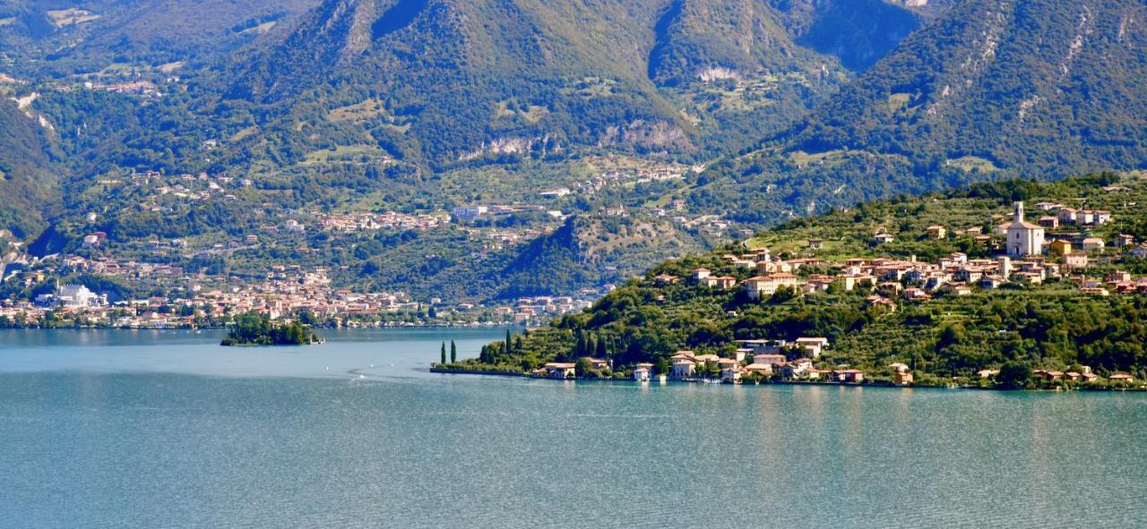 Italian Vacation Homes - La Petite Maison Du Lac Tavernola Bergamasca Eksteriør billede