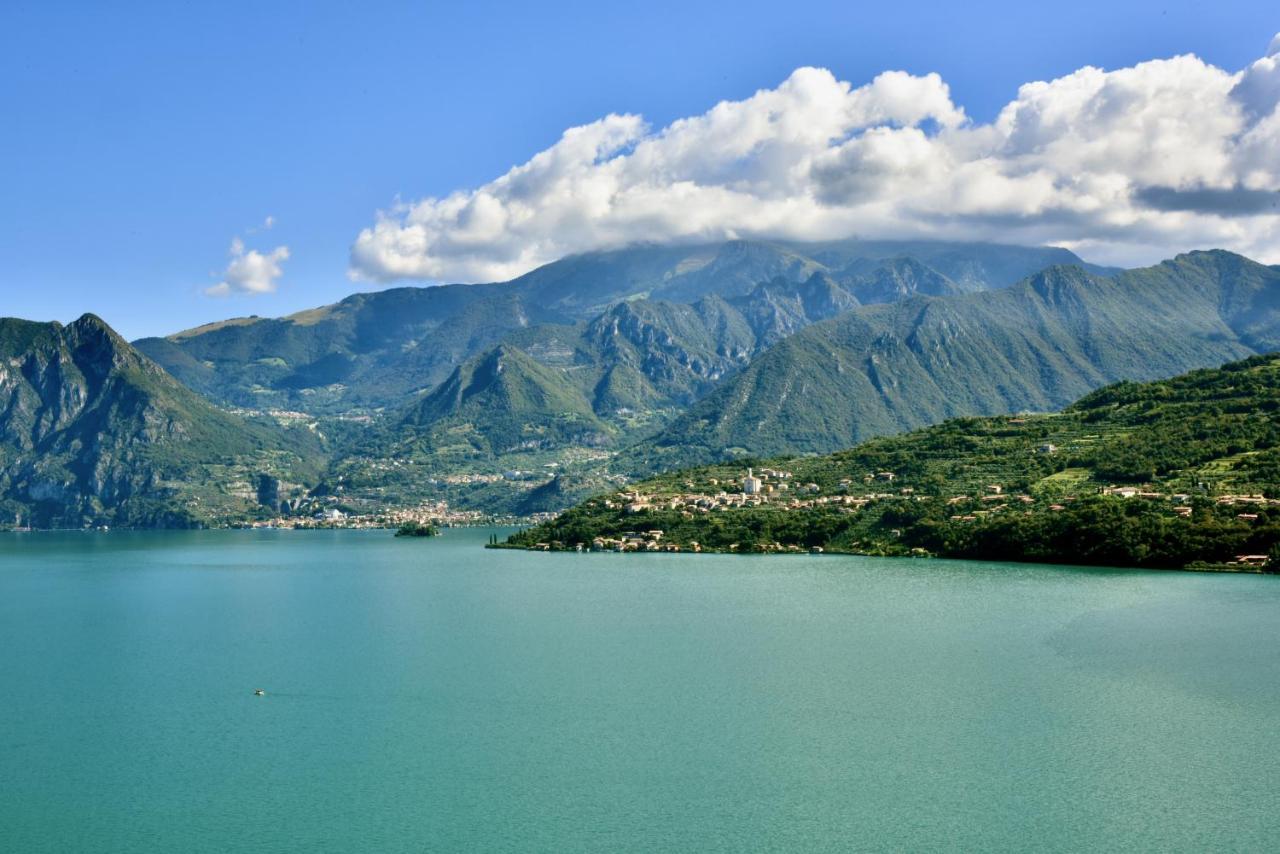 Italian Vacation Homes - La Petite Maison Du Lac Tavernola Bergamasca Eksteriør billede