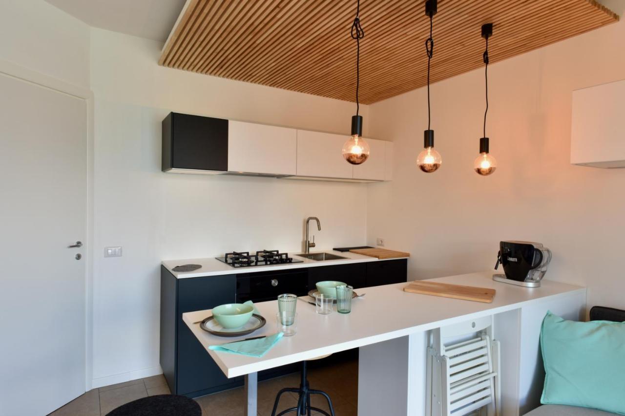 Italian Vacation Homes - La Petite Maison Du Lac Tavernola Bergamasca Eksteriør billede