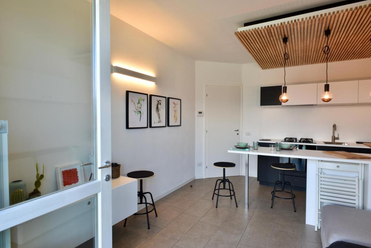 Italian Vacation Homes - La Petite Maison Du Lac Tavernola Bergamasca Eksteriør billede