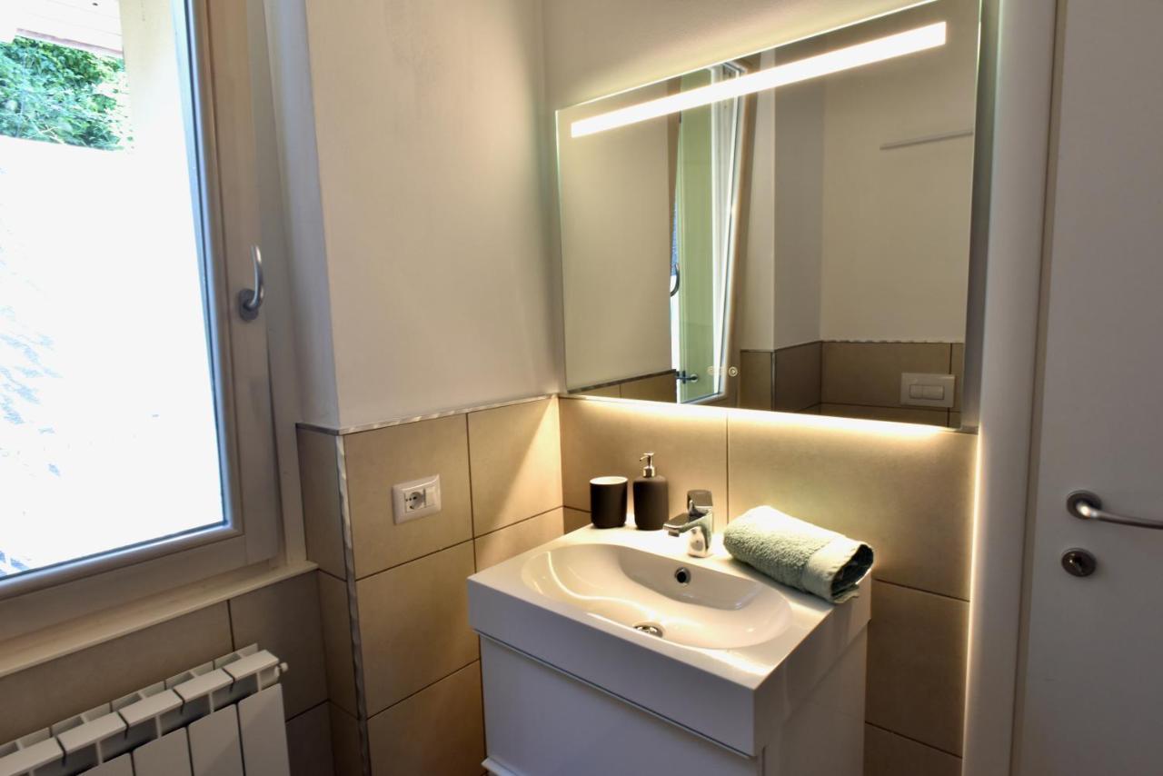 Italian Vacation Homes - La Petite Maison Du Lac Tavernola Bergamasca Eksteriør billede
