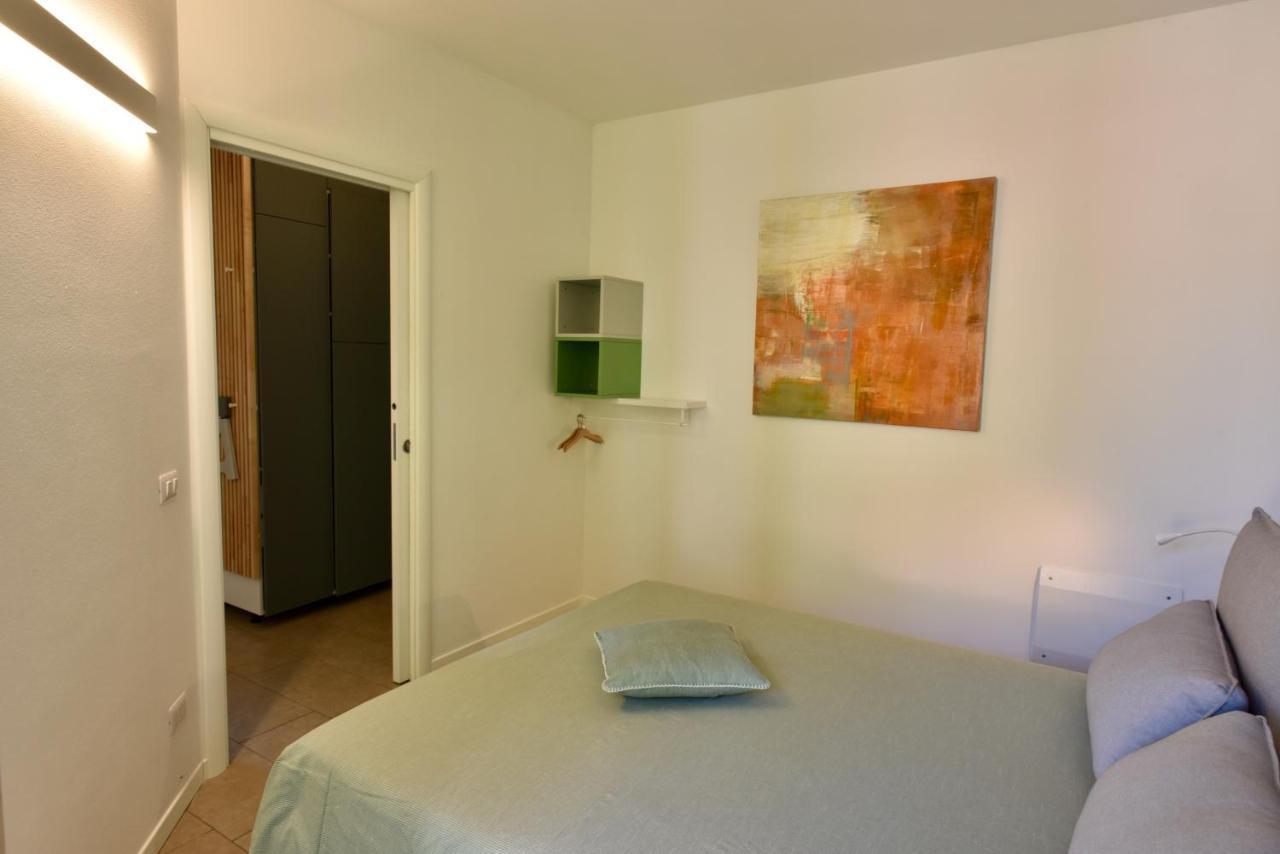 Italian Vacation Homes - La Petite Maison Du Lac Tavernola Bergamasca Eksteriør billede