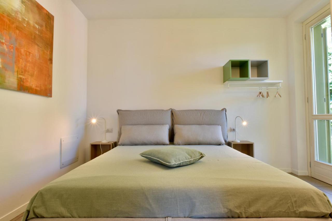 Italian Vacation Homes - La Petite Maison Du Lac Tavernola Bergamasca Eksteriør billede