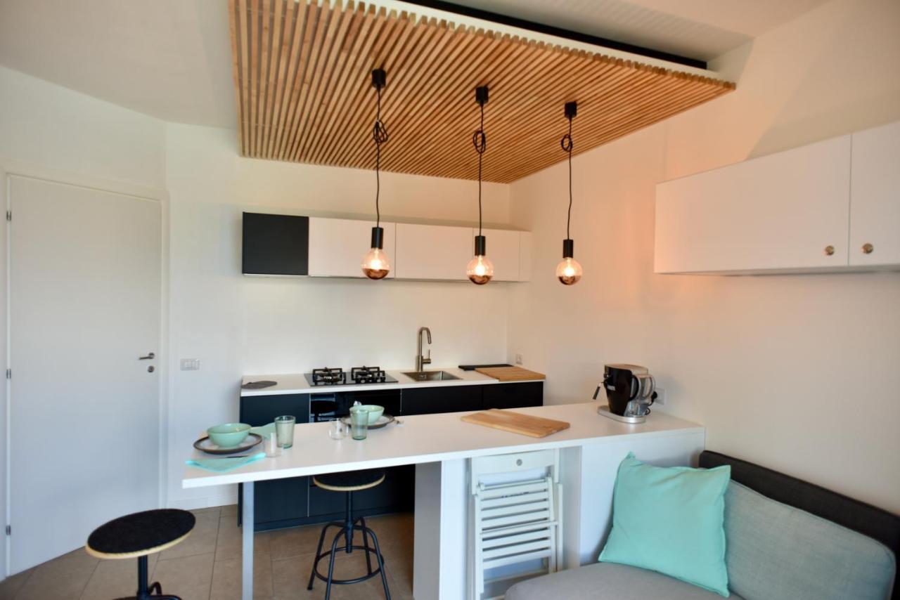 Italian Vacation Homes - La Petite Maison Du Lac Tavernola Bergamasca Eksteriør billede